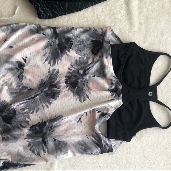 Fabletics Bundle tanks - Picture 3 of 9
